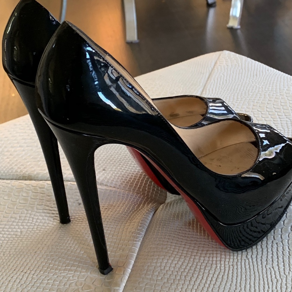 Heels - Picture 3 of 7